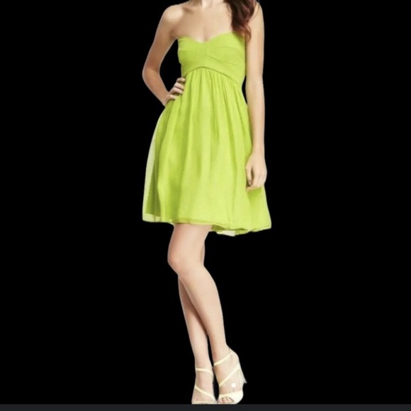 Diane Von Furstenberg Dresses & Skirts - DIANE VON FURSTENBERG DVF ASTI SHORT STRAPLESS KIWI LIME GREEN DRESS Sz 4